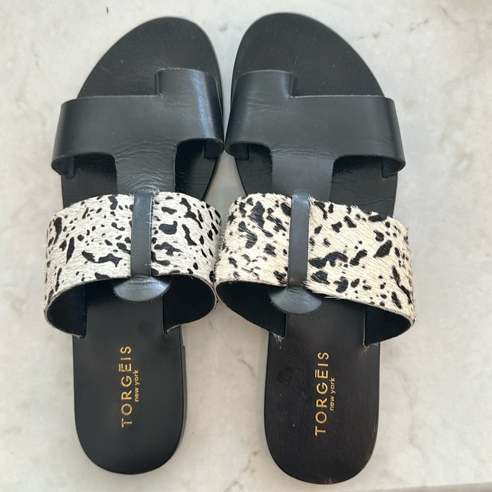 Black cowhide strap sandals